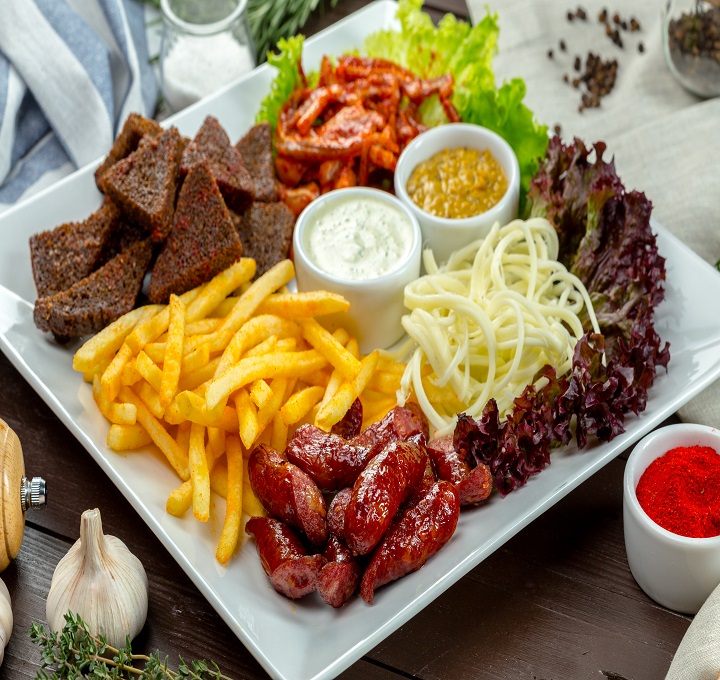 Kuzu Şiş Salata