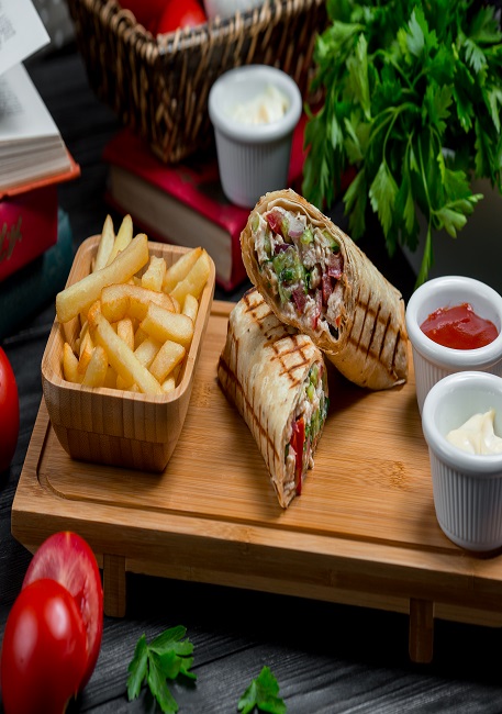 Kuzu Şiş Salata