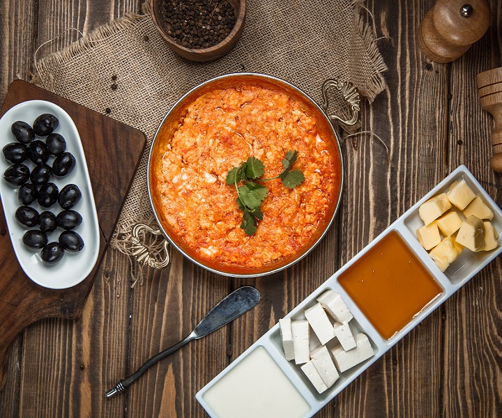Kuzu Şiş Salata